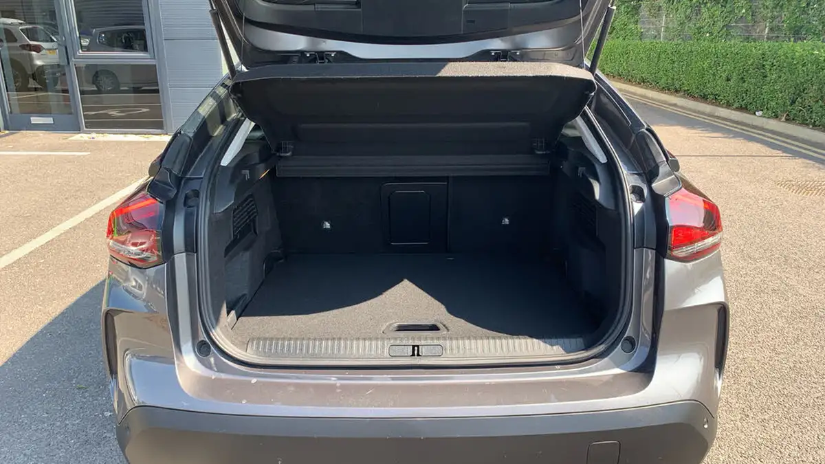 2022-citroen-c4-12-puretech-shine-plus-130ps-big-18