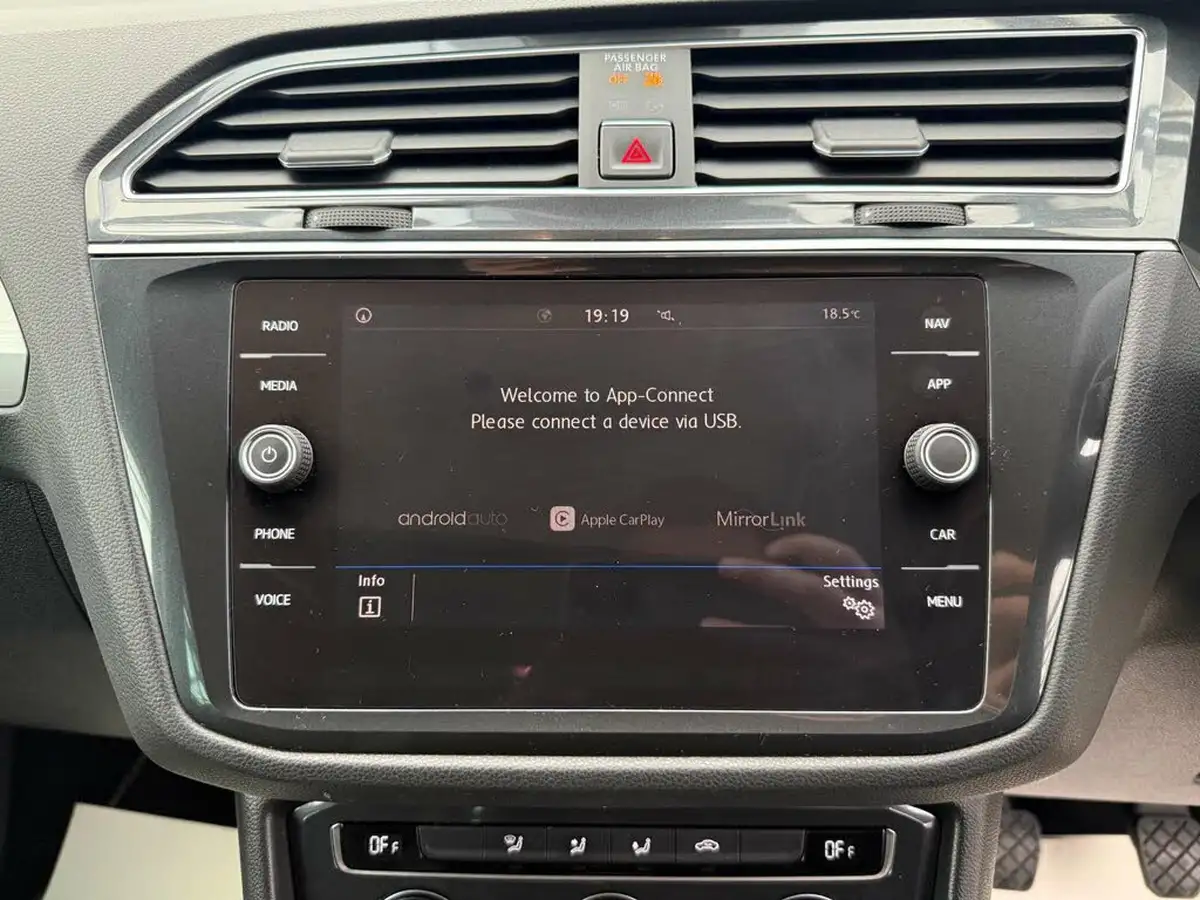 2018-volkswagen-tiguan-14-tsi-se-navigation-125ps-ss-big-29