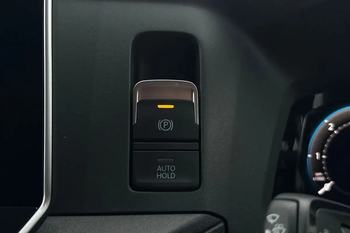 2024-volkswagen-crafter-20tdi-cr35-mwb-commerce-plus-140pseu6d-big-40