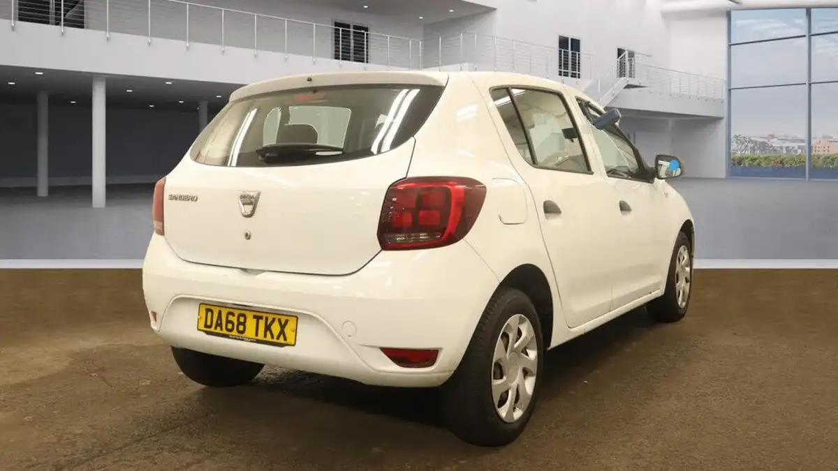 2018-dacia-sandero-10-sce-essential-big-3