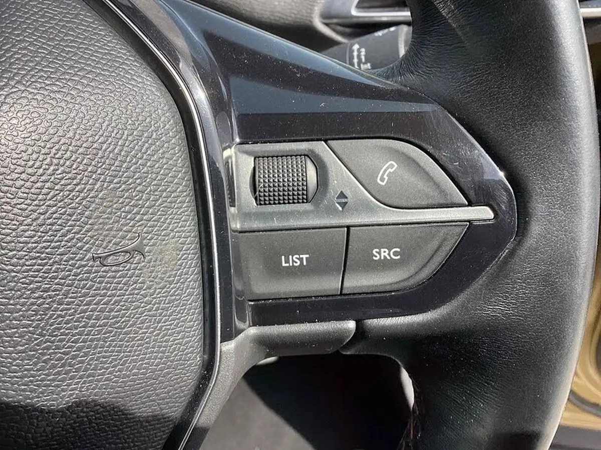 2019-peugeot-3008-suv-big-17
