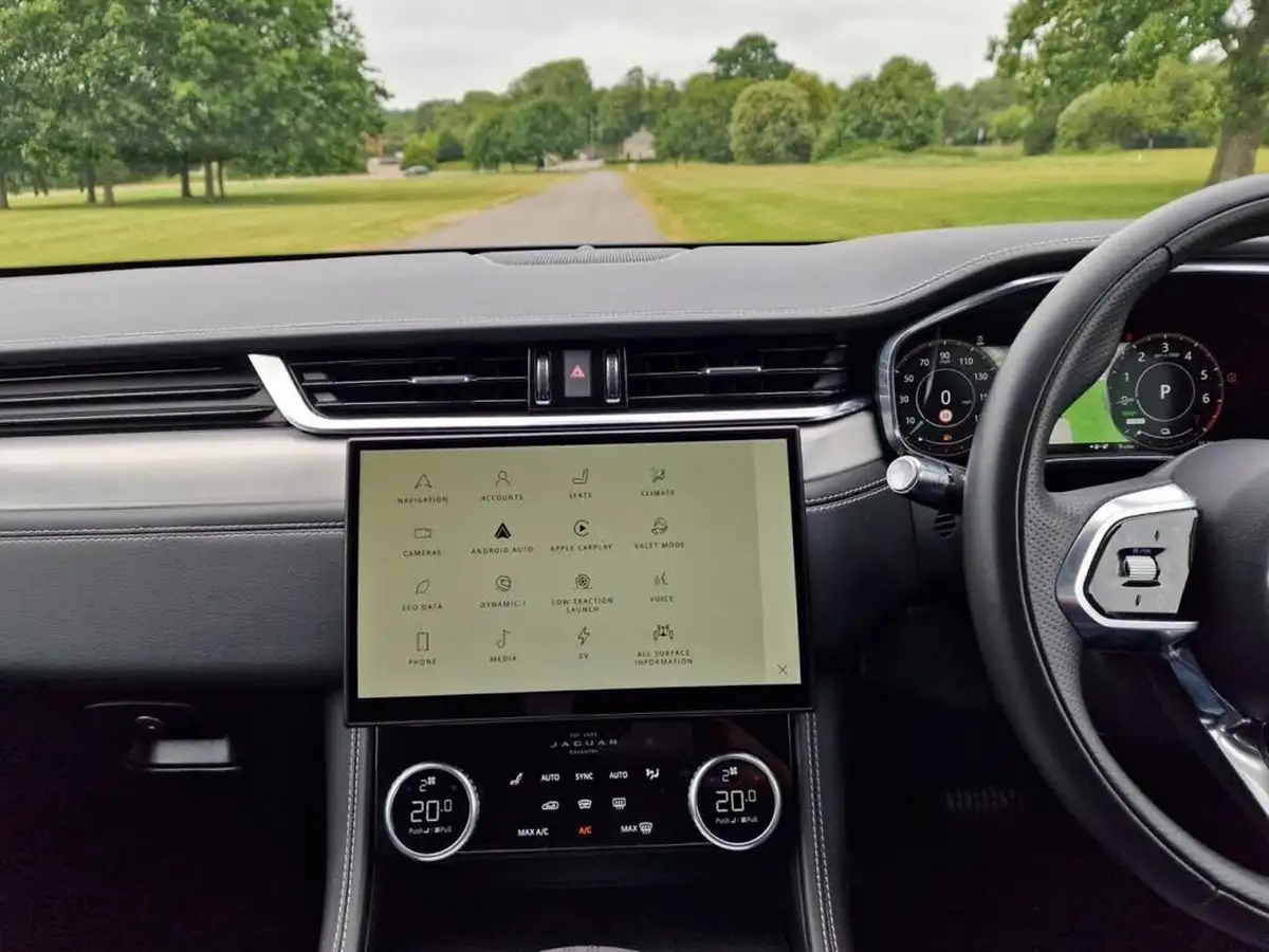 2021-jaguar-f-pace-20-p400e-r-dynamic-se-big-12