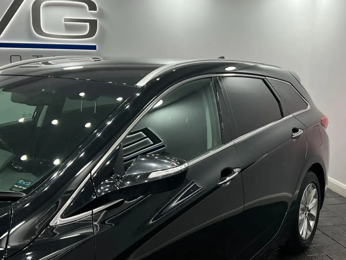 2017-hyundai-i40-17crdi-se-nav-141ps-tourer-5d-big-15