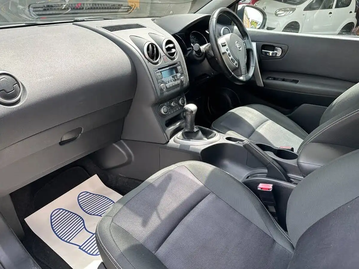 2012-nissan-qashqai-16-acenta-big-16