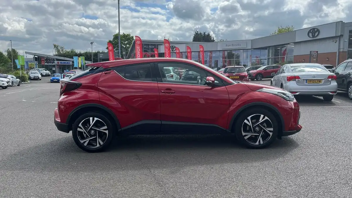 2022-toyota-c-hr-18-vvt-i-design-big-15