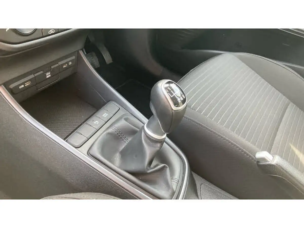 2022-hyundai-i20-10-t-gdi-se-connect-eclutch-imt-big-12