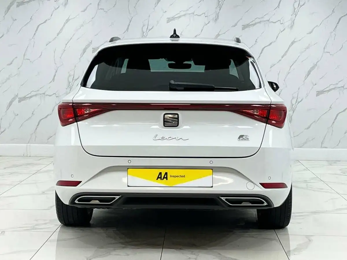 2022-seat-leon-14-e-hybrid-fr-estate-big-9