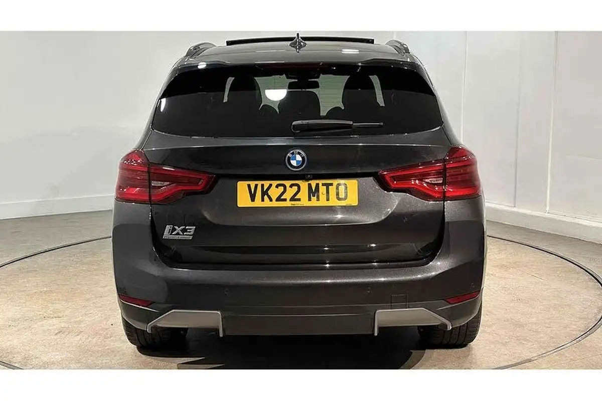 2022-bmw-ix3-e-premier-edition-big-9