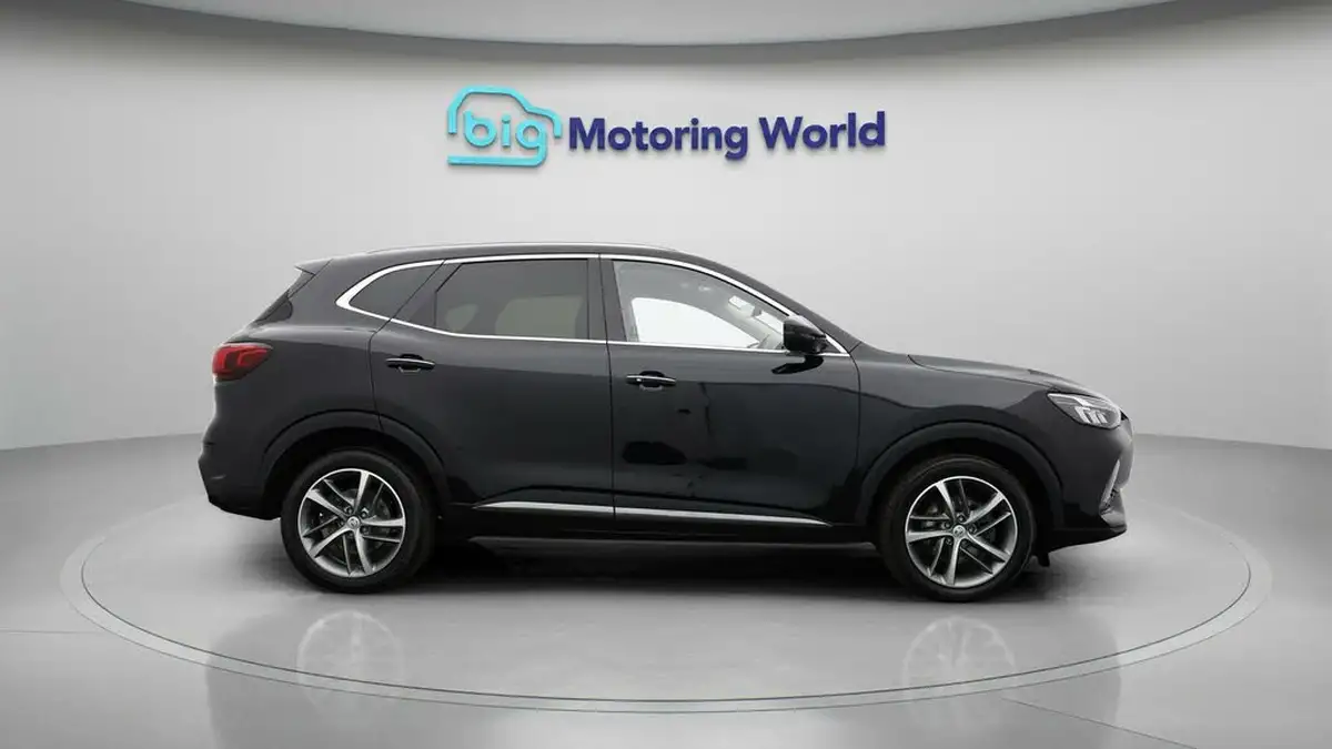 2024-mg-hs-15t-gdi-trophy-162ps-1490cc-dct-big-8