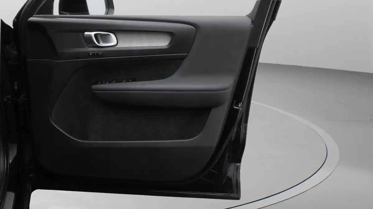 2022-volvo-xc40-15-t3-inscription-big-15