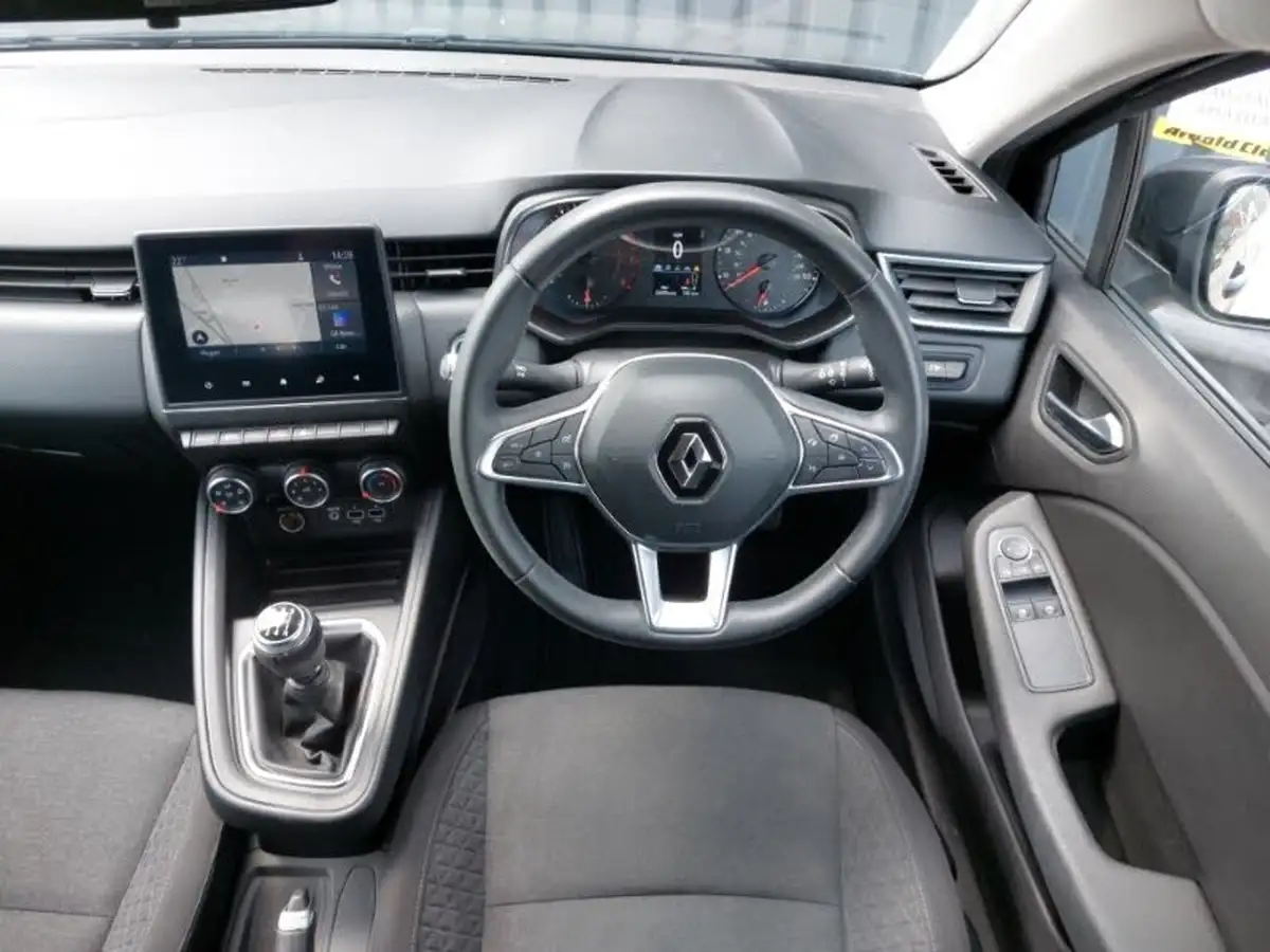 2020-renault-clio-10-sce-iconic-75bhp-big-6