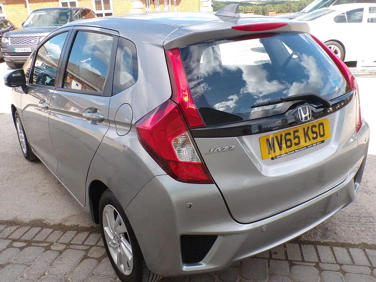2015-honda-jazz-13-i-vtec-se-big-5