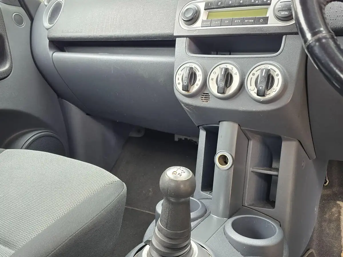 2010-mitsubishi-colt-13-cz2-3d-amt-big-11