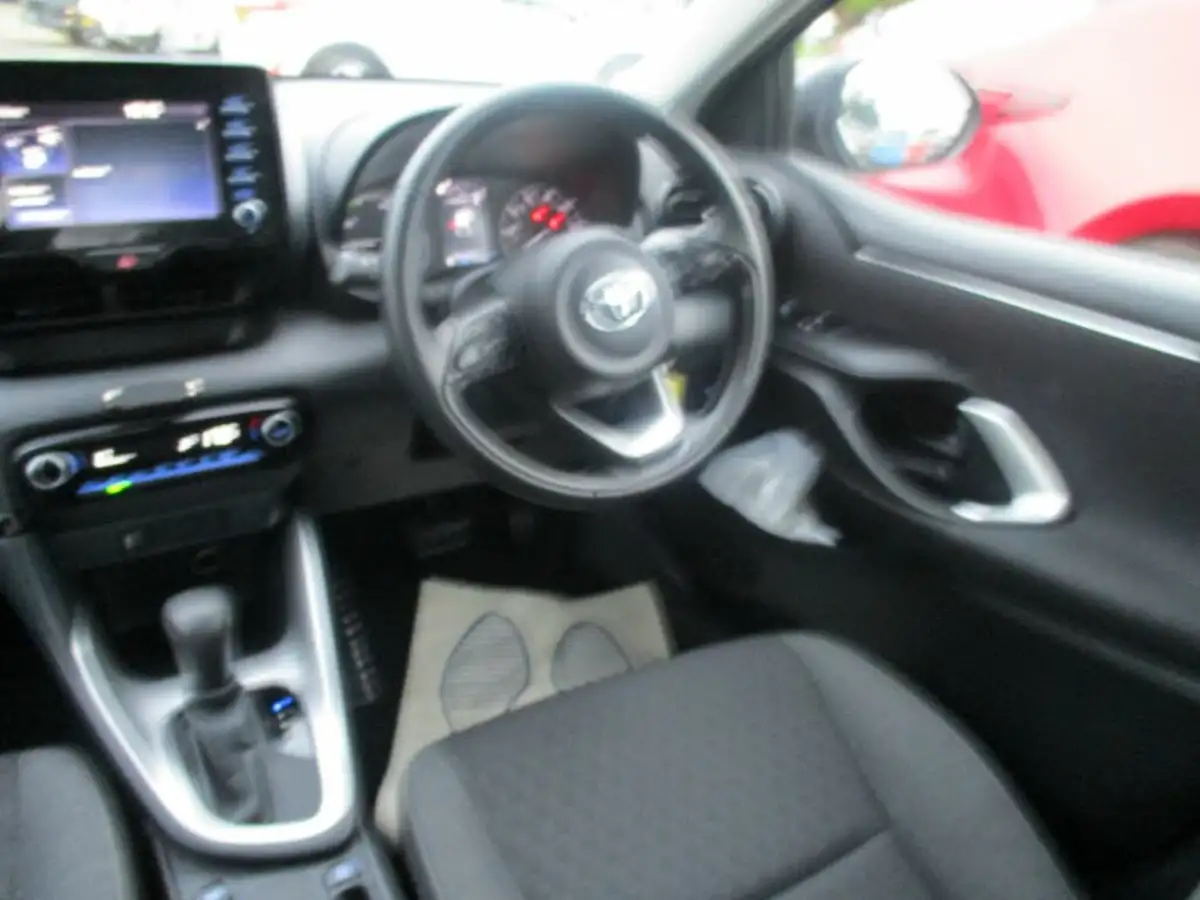 2022-toyota-yaris-15-vvt-i-icon-big-2