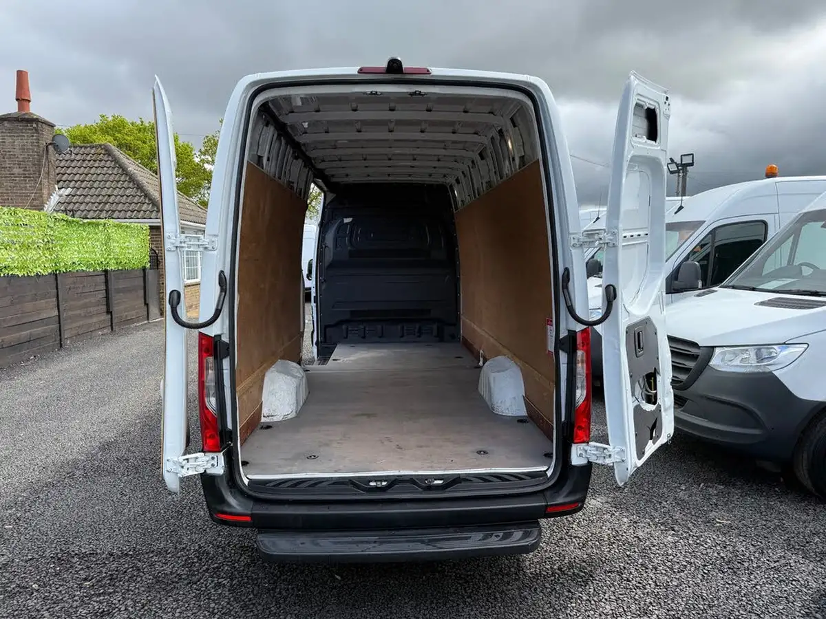2018-mercedes-benz-sprinter-21cdi-311-l2h1-panel-van-rwd-eco-gear-360-big-12