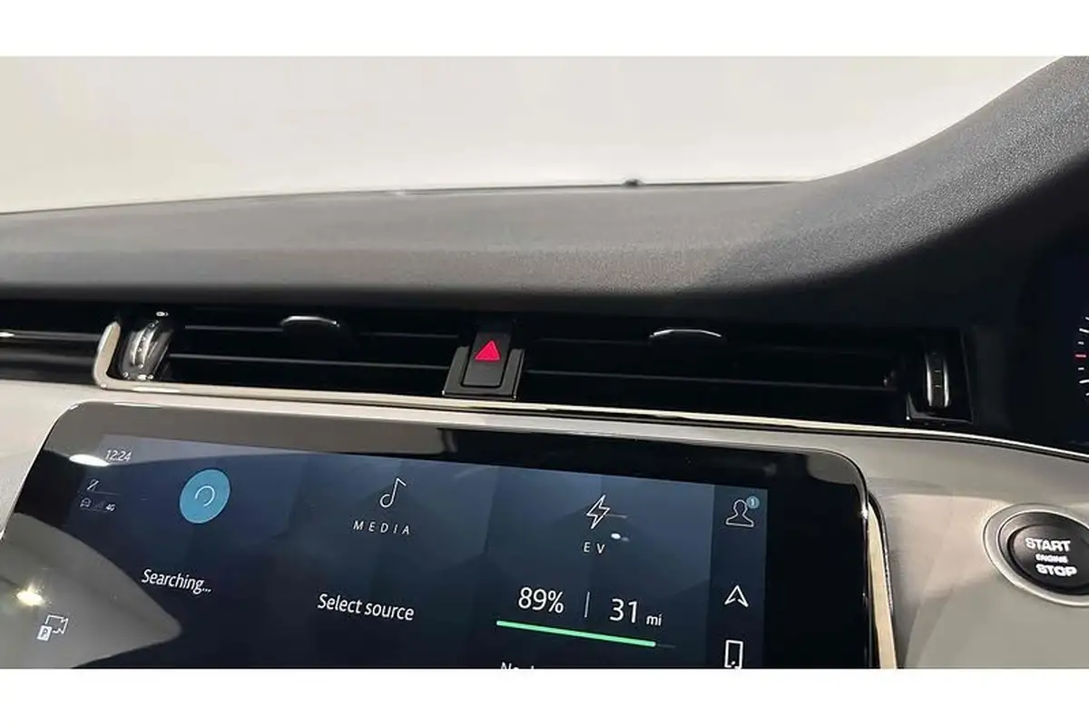 2021-land-rover-range-rover-evoque-15-p300e-r-dynamic-hse-big-48