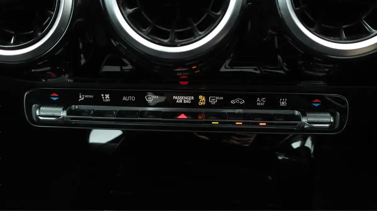 2021-mercedes-benz-a-class-13-a250e-amg-line-executive-saloon-4d-big-16