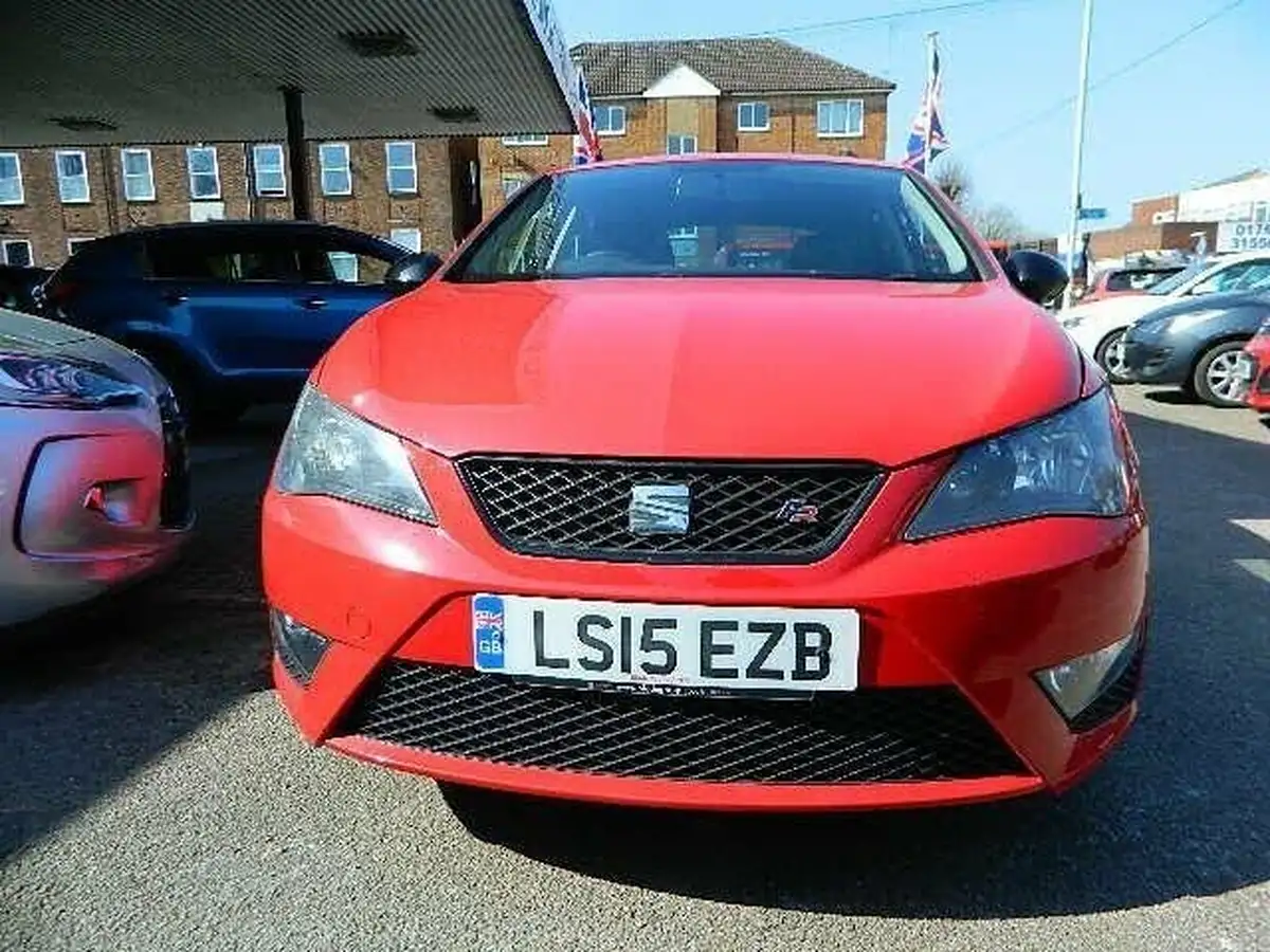 2015-seat-ibiza-12-fr-black-hatchback-5d-big-11
