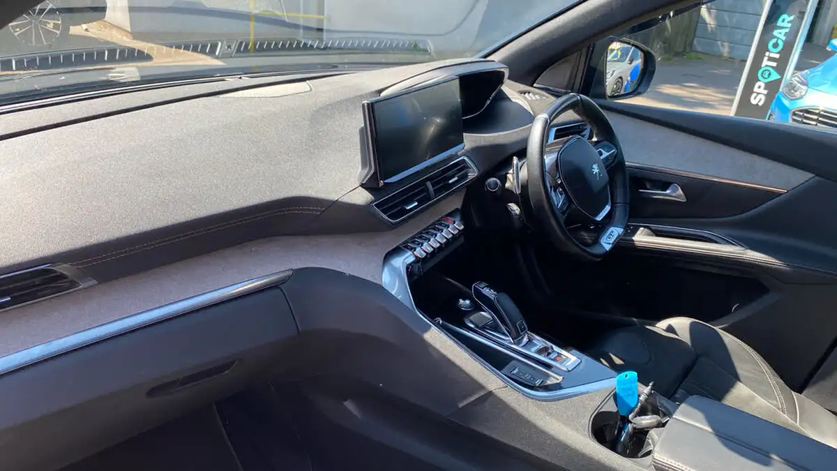 2021-peugeot-5008-suv-20-bluehdi-gt-premium-177bhp-big-11