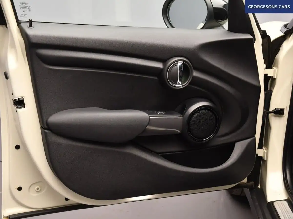 2020-mini-countryman-15-cooper-classic-big-18