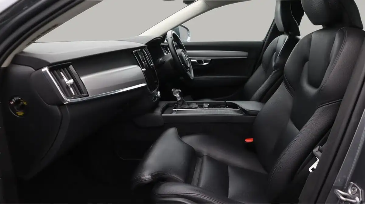 2019-volvo-v90-20-t4-momentum-plus-big-14