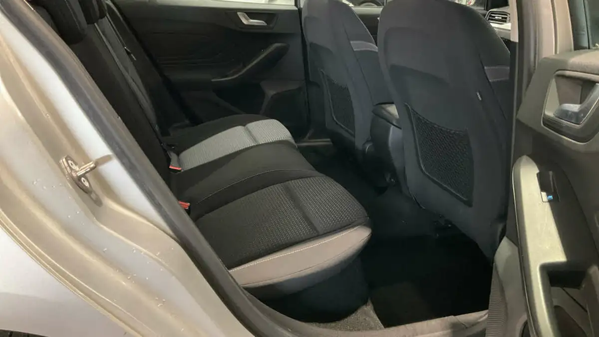 2018-ford-focus-15-zetec-120ps-estate-big-6