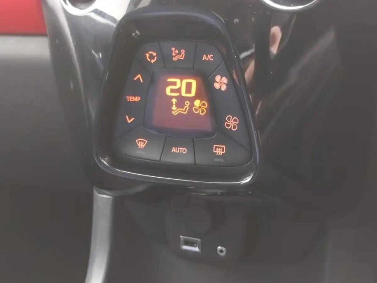 2021-citroen-c1-10-vti-jcc-big-12