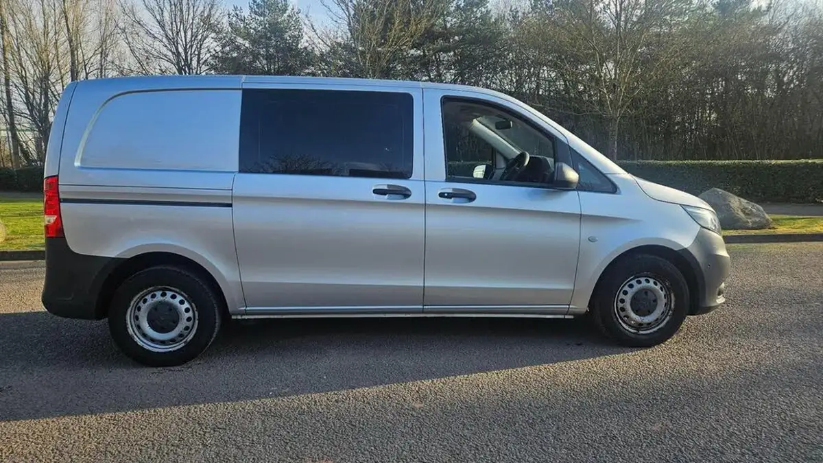 2016-mercedes-benz-vito-21cdi-114-bluetec-crewcab-compact-big-8