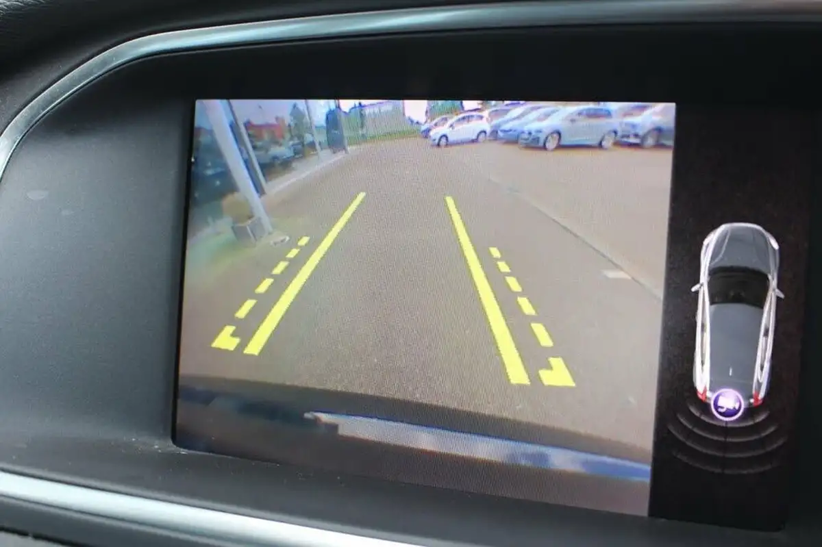 2018-volvo-v40-20-t2-inscription-big-15