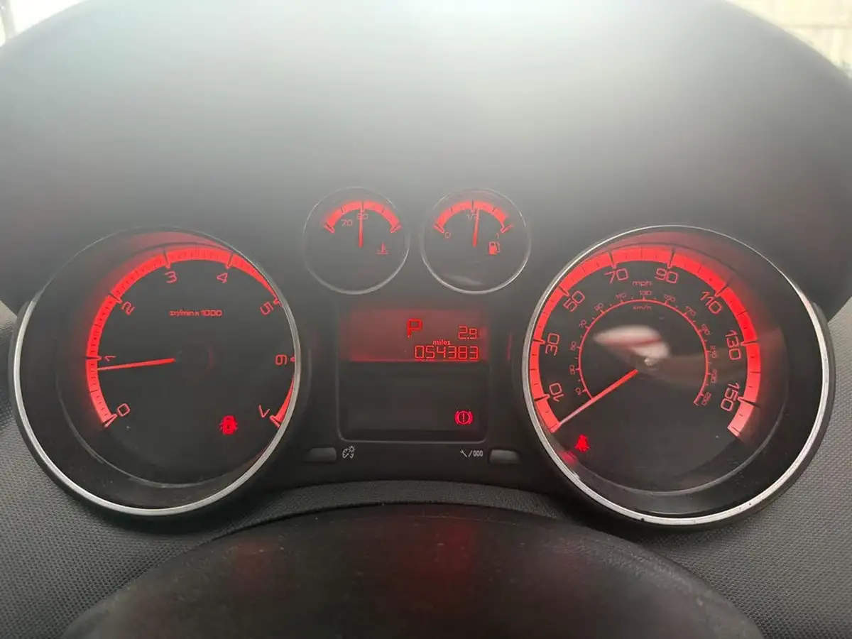 2012-peugeot-308-16-access-auto-big-18