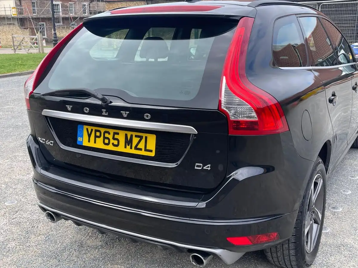 2015-volvo-xc60-20td-d4-r-design-190bhp-nav-big-10
