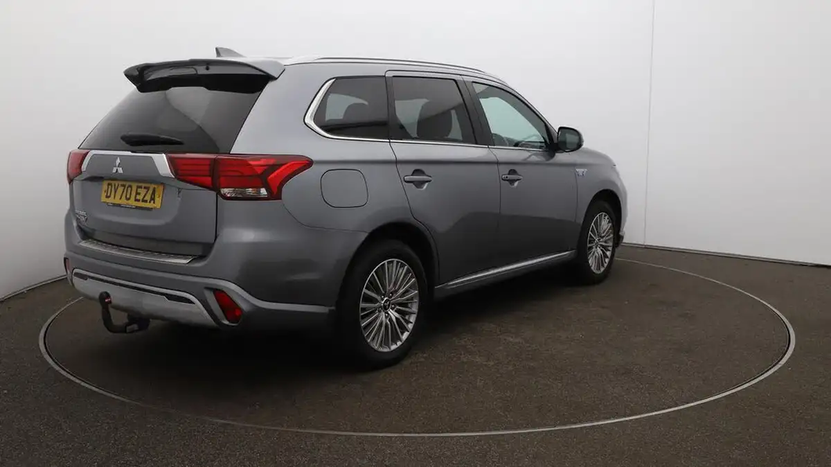 2020-mitsubishi-outlander-24-dynamic-phev-big-52