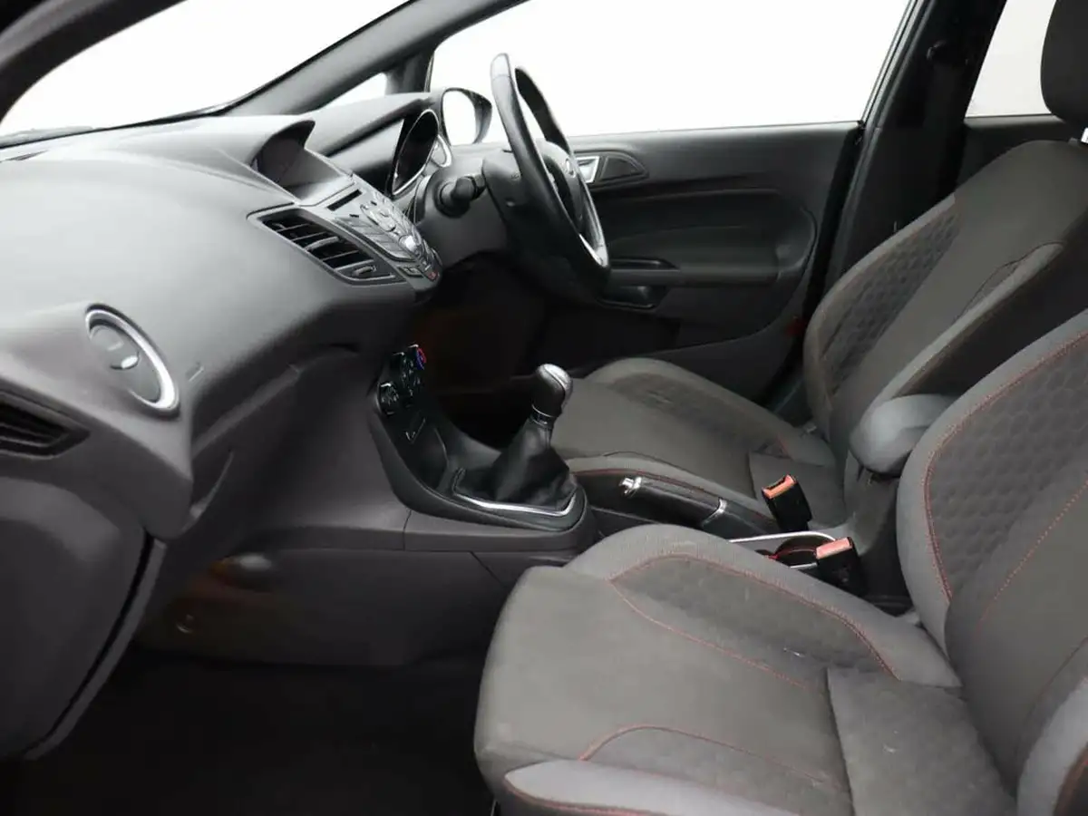 2017-ford-fiesta-10t-st-line-100ps-5d-big-26