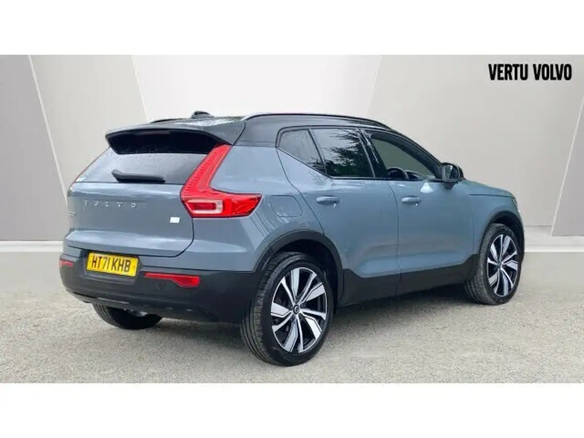 2022-volvo-xc40-15-t5-r-design-pro-big-6