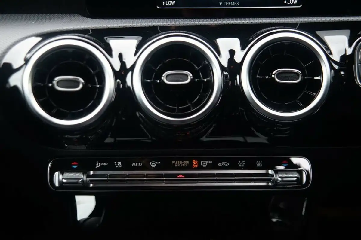 2020-mercedes-benz-a-class-13-a250e-amg-line-saloon-4d-big-19