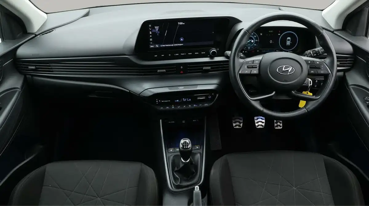 2022-hyundai-bayon-10-t-gdi-premium-120ps-big-13