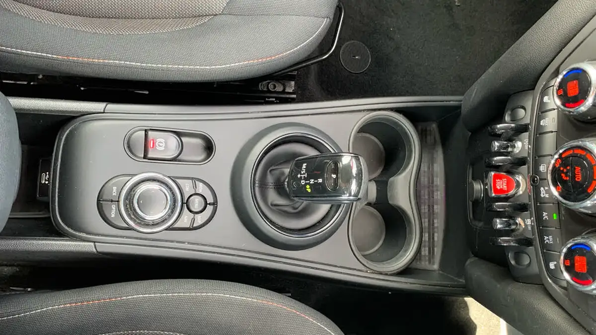 2021-mini-countryman-15-cooper-classic-auto-big-20