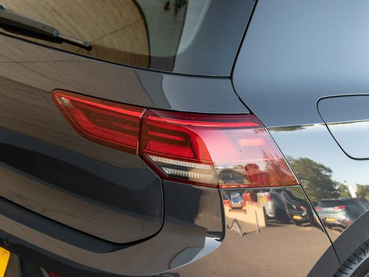 2020-volkswagen-golf-15-tsi-style-150ps-hatchback-big-8