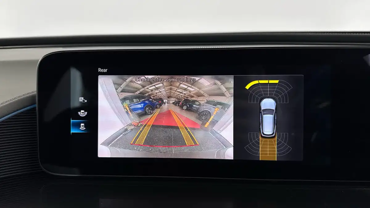 2022-mercedes-benz-eqc-e-eqc-400-amg-line-big-17