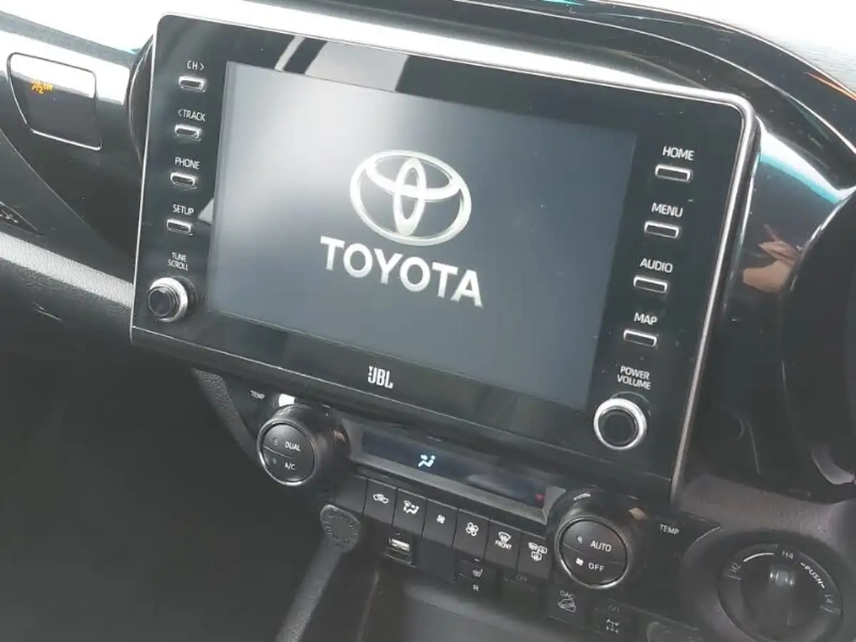 2022-toyota-hi-lux-28d-4d-invincible-x-204hpeu6d-2755cc-auto-big-9