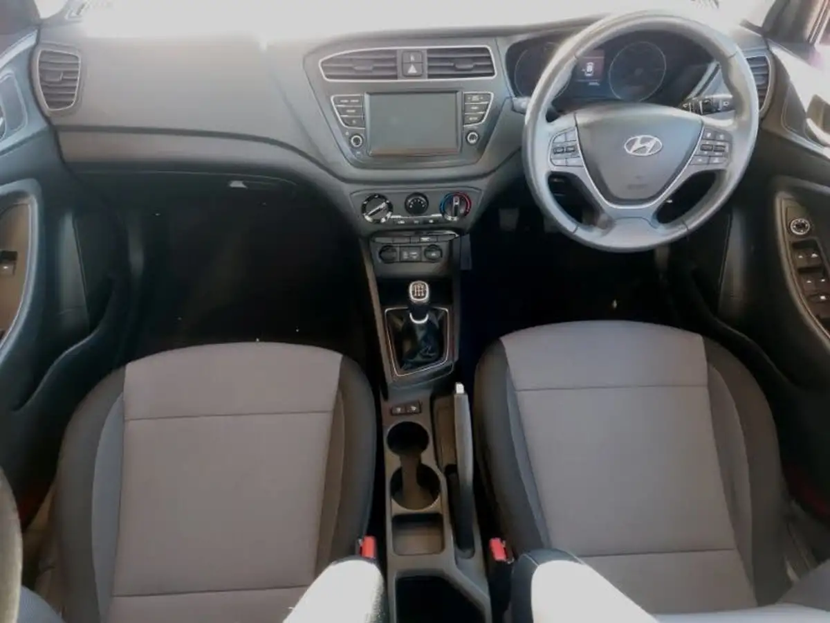 2018-hyundai-i20-12-se-mpi-isg-hatchback-5d-big-2