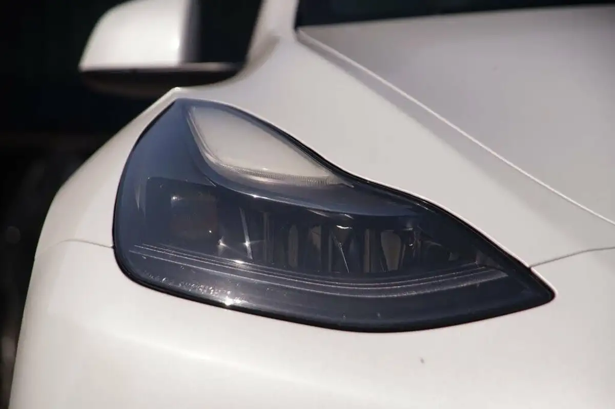 2022-tesla-model-y-e-long-range-big-29