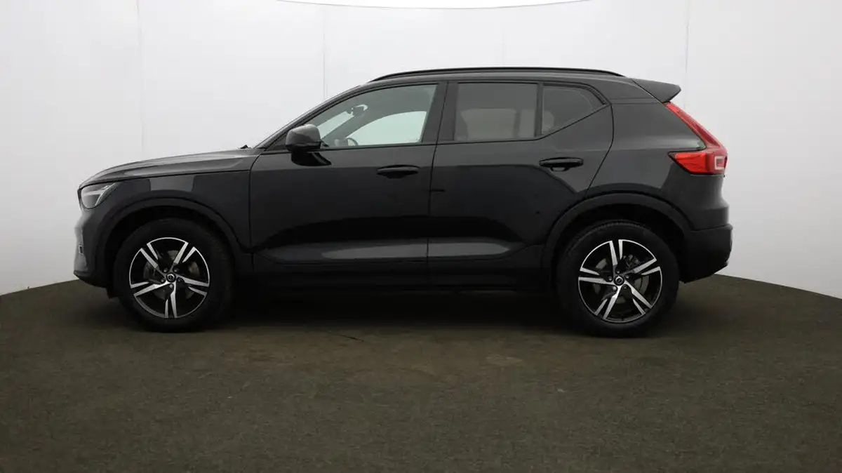2023-volvo-xc40-20-b3-plus-big-68