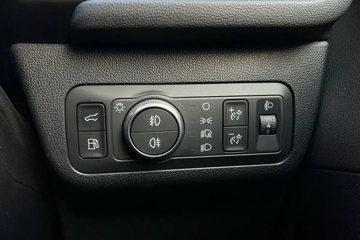 2022-ford-kuga-big-36