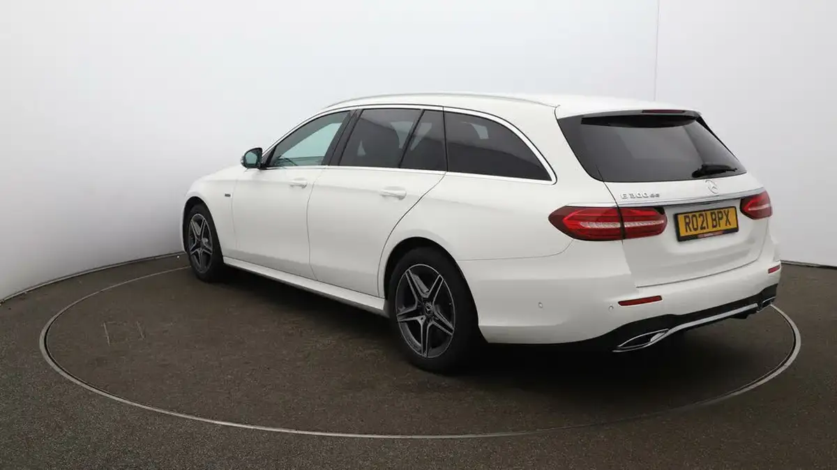 2021-mercedes-benz-e-class-20d-e300de-amg-line-edition-estate-5d-big-62
