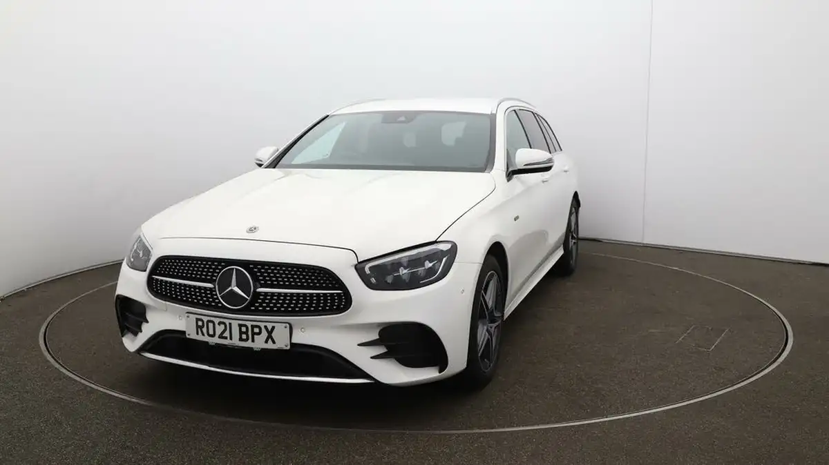 2021-mercedes-benz-e-class-20d-e300de-amg-line-edition-estate-5d-big-38