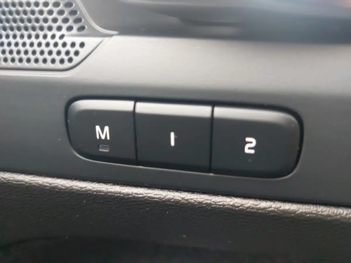 2024-volvo-xc40-20-b3-plus-big-12