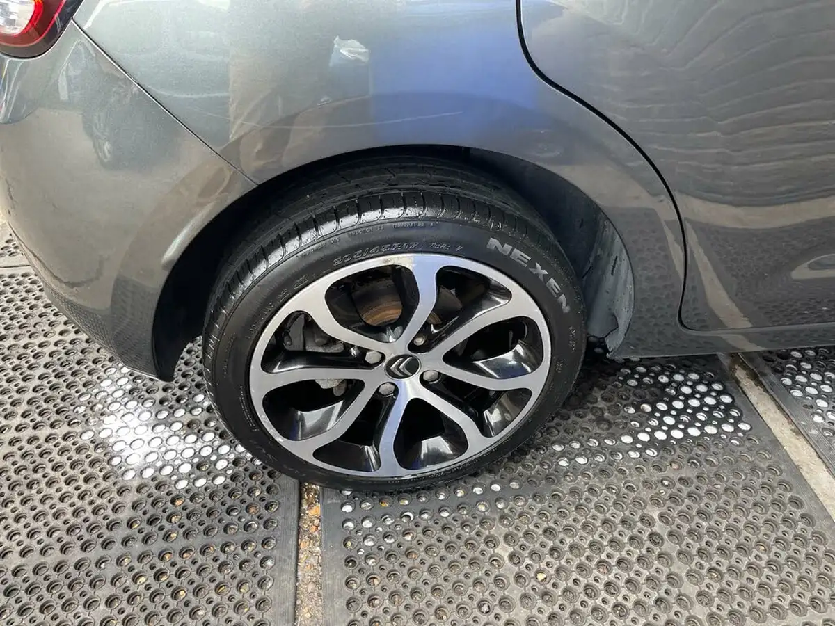 2016-citroen-c3-12-puretech-platinum-big-46