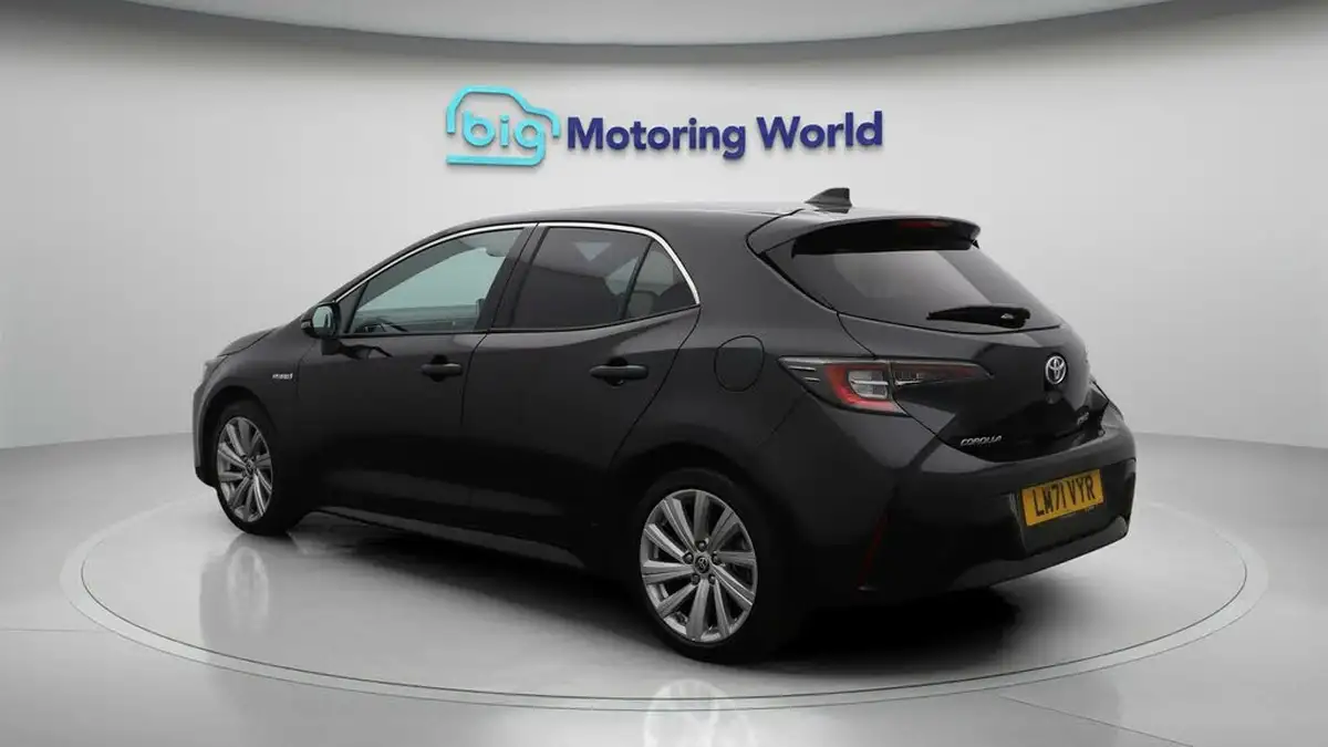 2022-toyota-corolla-18-vvt-i-design-120bhp-trk-hatchback-5d-big-5