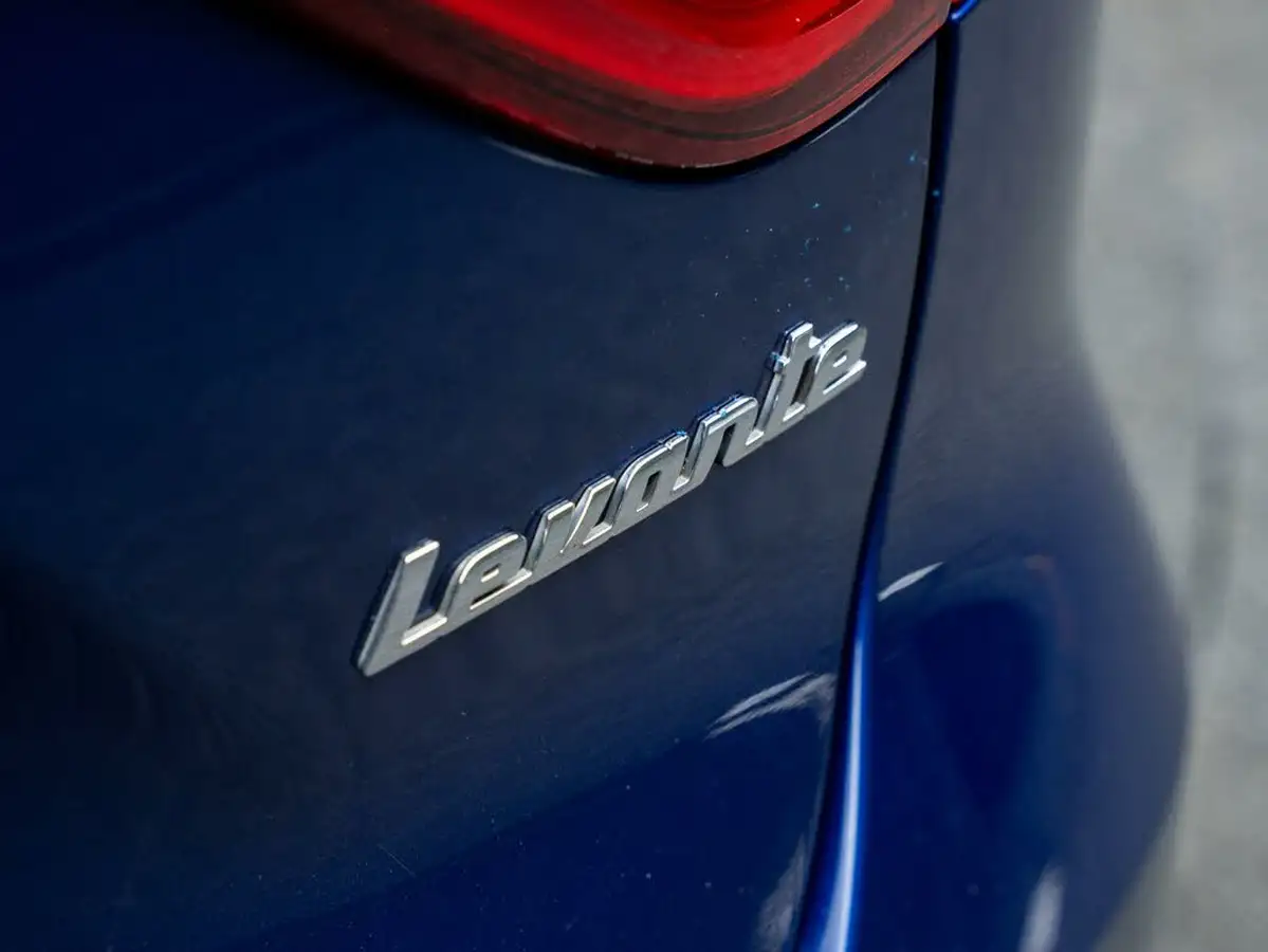2020-maserati-levante-30-big-24